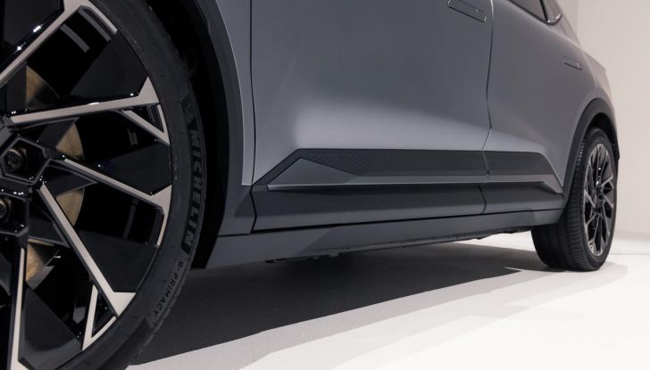 Renault Scenic E-Tech Electric: caratteristiche, allestimenti, autonomia e motori per l’Italia - Foto 13 di 75