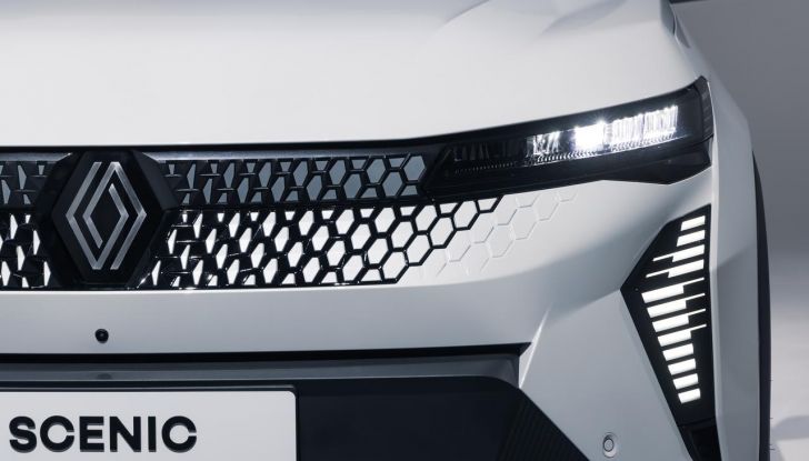 Renault Scenic E-Tech Electric: caratteristiche, allestimenti, autonomia e motori per l’Italia - Foto 44 di 75
