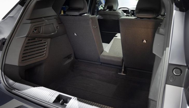 Renault Scenic E-Tech Electric: caratteristiche, allestimenti, autonomia e motori per l’Italia - Foto 34 di 75