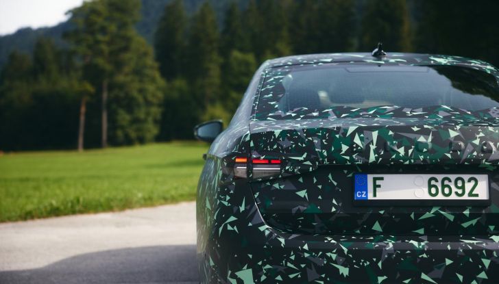 Skoda Superb 2024: primo assaggio della berlina di quarta generazione - Foto 16 di 32