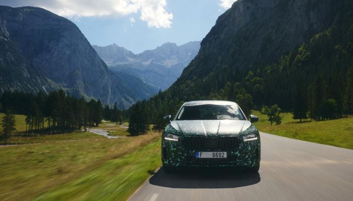 Skoda Superb 2024 berlina