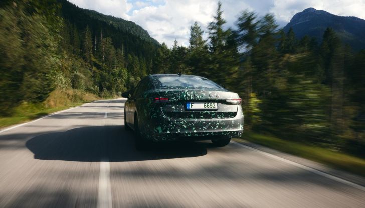 Skoda Superb 2024: primo assaggio della berlina di quarta generazione - Foto 24 di 32