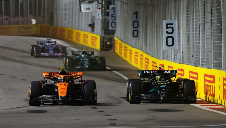 F1 2023, GP Singapore: Sainz riporta alla vittoria la Ferrari, Norris e Hamilton sul podio - Foto 8 di 10