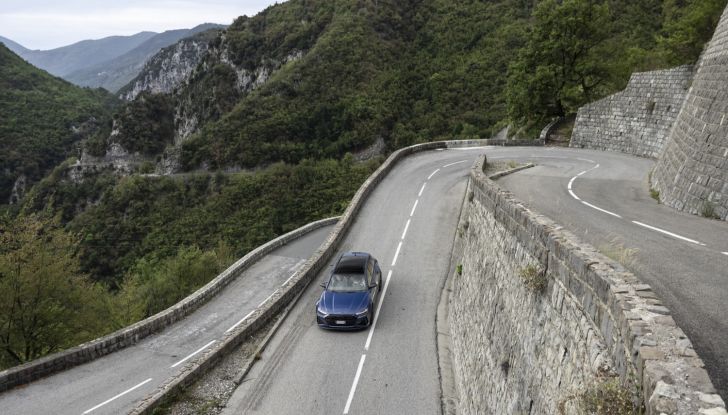 Audi RS 6 Avant Performance prova su strada, motore e prestazioni - Foto 19 di 35