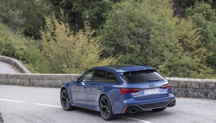 Audi RS 6 Avant Performance prova su strada, motore e prestazioni - Foto 22 di 35