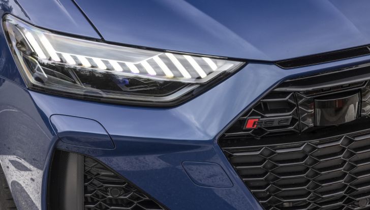 Audi RS 6 Avant Performance prova su strada, motore e prestazioni - Foto 24 di 35