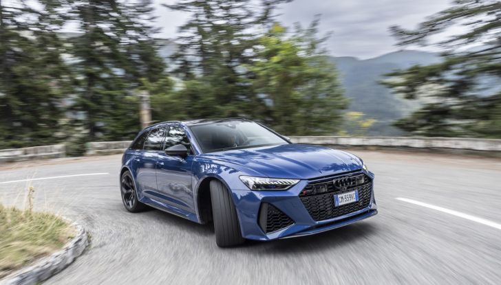 Audi RS 6 Avant Performance prova su strada, motore e prestazioni - Foto 26 di 35