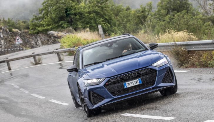 Audi RS 6 Avant Performance prova su strada, motore e prestazioni - Foto 35 di 35