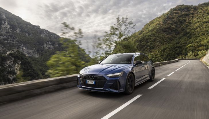 Audi RS 6 Avant Performance prova su strada, motore e prestazioni - Foto 12 di 35
