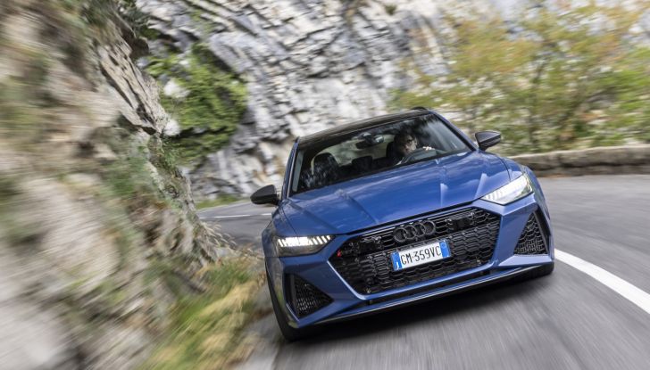 Audi RS 6 Avant Performance prova su strada, motore e prestazioni - Foto 13 di 35