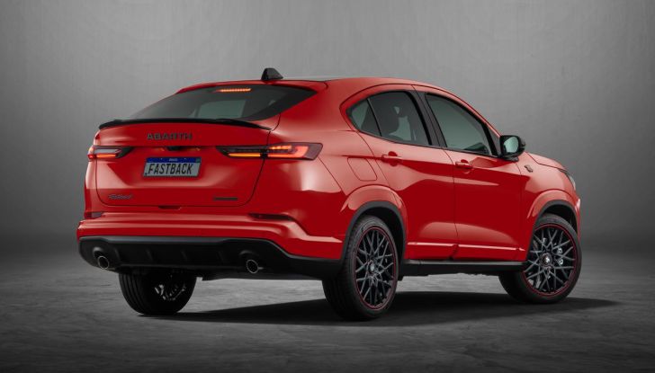 Abarth Fastback: debutta il nuovo SUV coupé dello Scorpione - Foto 40 di 88