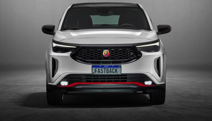 Abarth Fastback: debutta il nuovo SUV coupé dello Scorpione - Foto 2 di 88