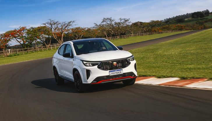 Abarth Fastback: debutta il nuovo SUV coupé dello Scorpione - Foto 61 di 88