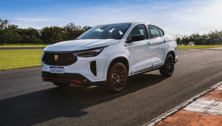 Abarth Fastback: debutta il nuovo SUV coupé dello Scorpione - Foto 63 di 88