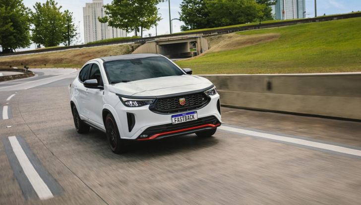 Abarth Fastback: debutta il nuovo SUV coupé dello Scorpione - Foto 75 di 88