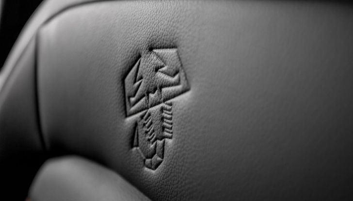 Abarth Fastback: debutta il nuovo SUV coupé dello Scorpione - Foto 31 di 88