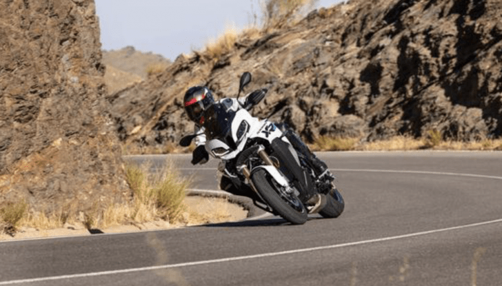 BMW S 1000 XR 2024 caratteristiche tecniche e prestazioni - Foto 4 di 19