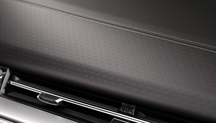 BMW iX2: design, prestazioni e autonomia del primo SUV coupé elettrico del brand - Foto 69 di 73