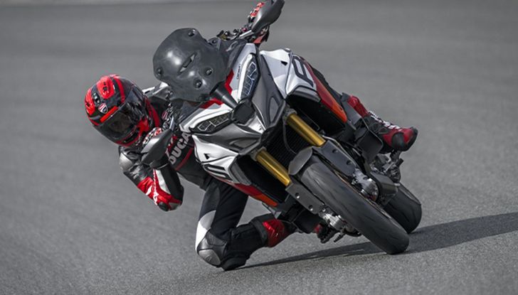 Ducati Multistrada V4 RS: è lei la moto da turismo più sportiva mai offerta dal brand - Foto 2 di 43