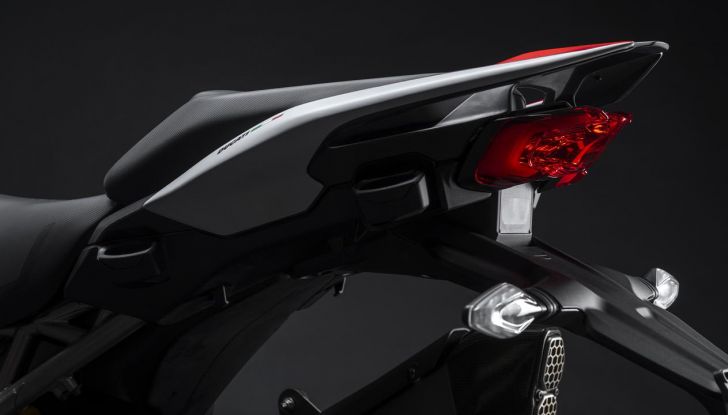 Ducati Multistrada V4 RS: è lei la moto da turismo più sportiva mai offerta dal brand - Foto 27 di 43