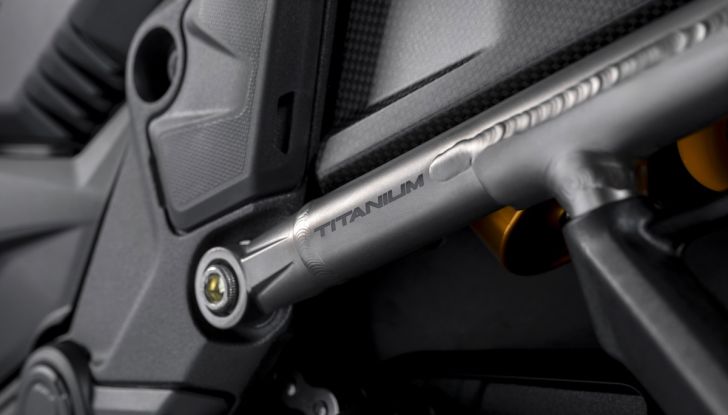 Ducati Multistrada V4 RS, quando la Superbike incontra il touring - Foto 8 di 13