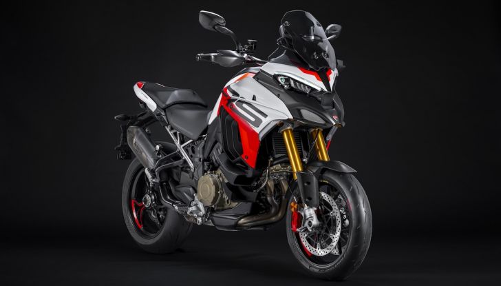 Ducati Multistrada V4 RS, quando la Superbike incontra il touring - Foto 11 di 13