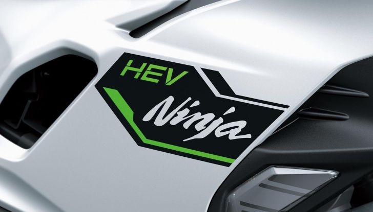 Kawasaki Ninja 7 Hybrid: debutta ufficialmente la prima moto ibrida al mondo - Foto 30 di 45