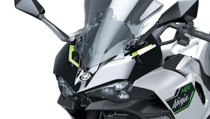 Kawasaki Ninja 7 Hybrid: debutta ufficialmente la prima moto ibrida al mondo - Foto 32 di 45