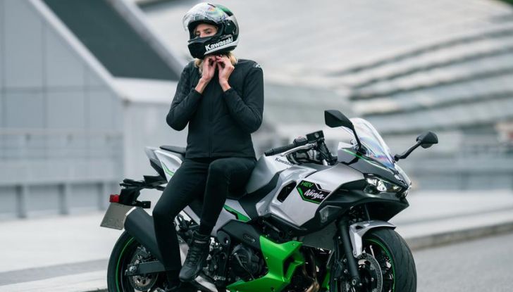 Kawasaki Ninja 7 Hybrid: debutta ufficialmente la prima moto ibrida al mondo - Foto 44 di 45