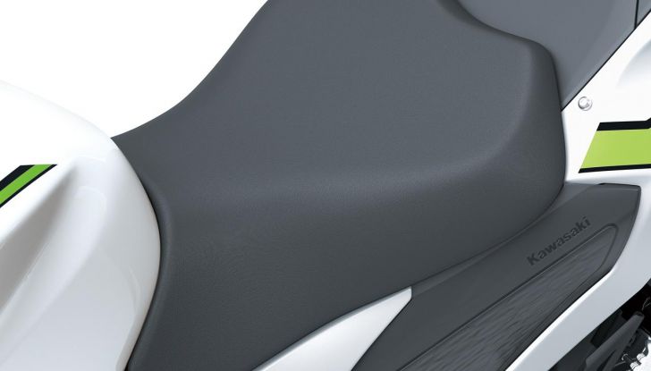 Kawasaki Ninja 7 Hybrid: debutta ufficialmente la prima moto ibrida al mondo - Foto 10 di 45