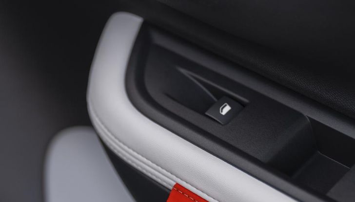 Nuova Citroën C3: caratteristiche, design, abitacolo, allestimenti, motori e prezzi - Foto 38 di 71