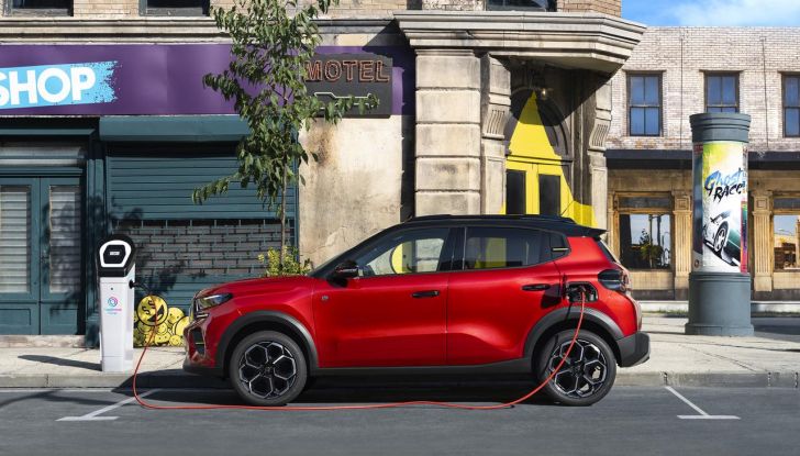 Nuova Citroën C3: caratteristiche, design, abitacolo, allestimenti, motori e prezzi - Foto 4 di 71