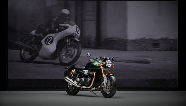 Triumph Thruxton Final Edition: debutta la versione celebrativa dell’iconica café racer - Foto 10 di 14