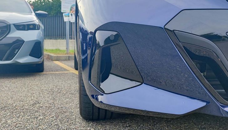 BMW Serie 5 2023: prova su strada, prezzi e versioni della berlina tedesca, ora anche elettrica - Foto 16 di 19