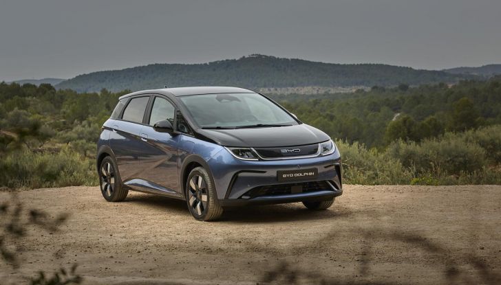 BYD Dolphin: caratteristiche, autonomia, prezzi e prova su strada a Milano - Foto 132 di 136