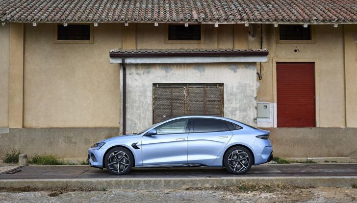 BYD Seal provata su strada a Milano - Foto 92 di 110