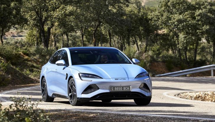 BYD Seal provata su strada a Milano - Foto 107 di 110