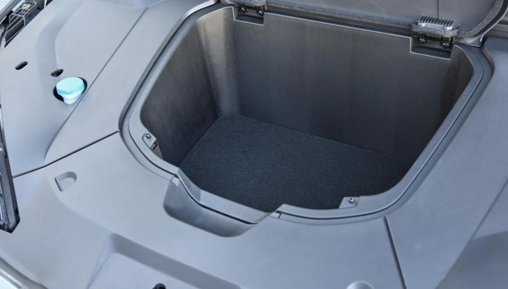 BYD Seal provata su strada a Milano - Foto 35 di 110