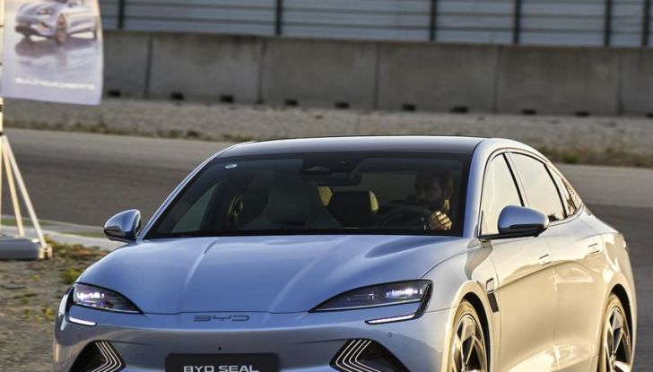 BYD Seal provata su strada a Milano - Foto 80 di 110