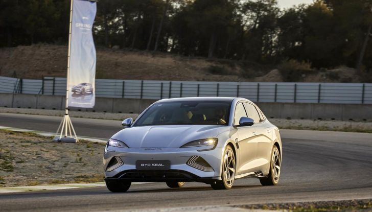 BYD Seal provata su strada a Milano - Foto 81 di 110