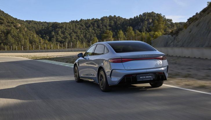 BYD Seal provata su strada a Milano - Foto 67 di 110