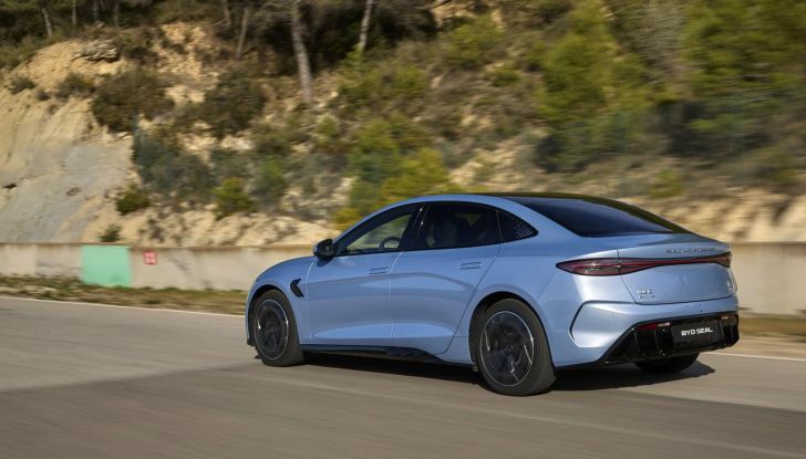 BYD Seal provata su strada a Milano - Foto 69 di 110