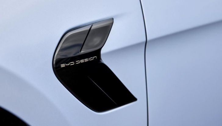 BYD Seal provata su strada a Milano - Foto 10 di 110