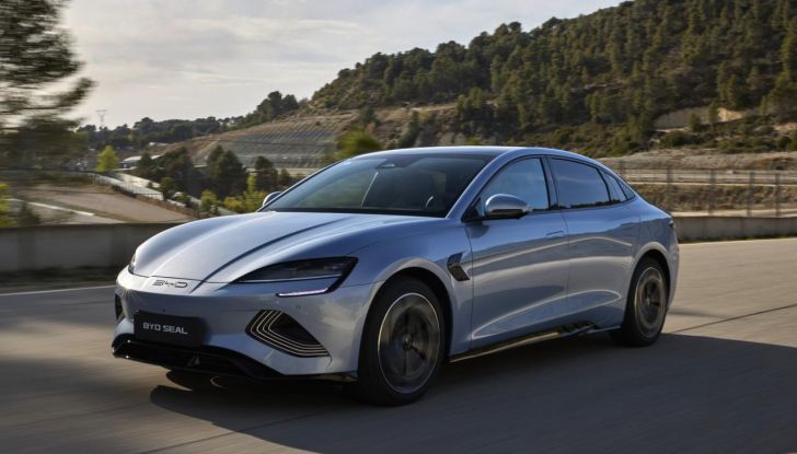 BYD Seal provata su strada a Milano - Foto 53 di 110