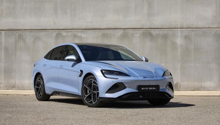 BYD Seal provata su strada a Milano - Foto 46 di 110