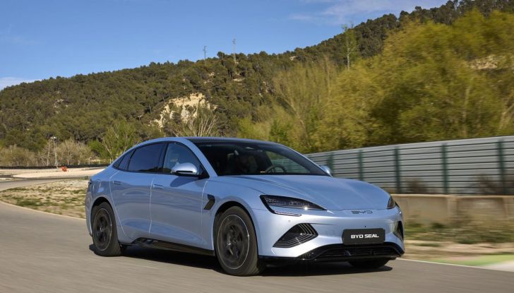 BYD Seal provata su strada a Milano - Foto 65 di 110