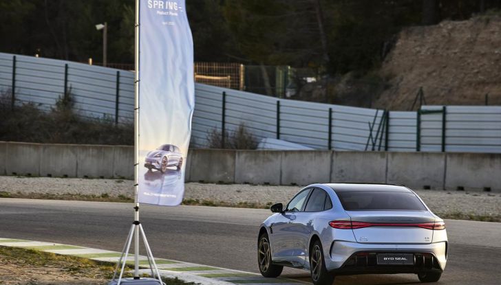 BYD Seal provata su strada a Milano - Foto 77 di 110