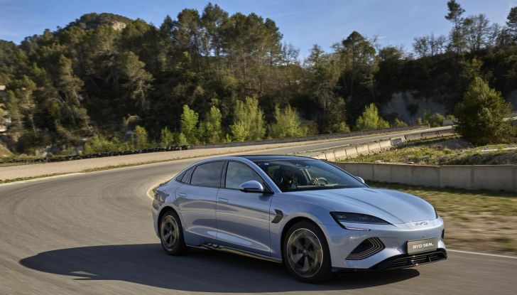 BYD Seal provata su strada a Milano - Foto 64 di 110