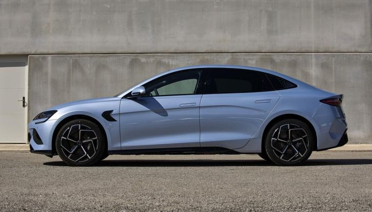 BYD Seal provata su strada a Milano - Foto 47 di 110