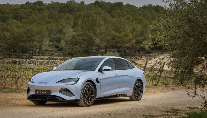 BYD Seal provata su strada a Milano - Foto 39 di 110